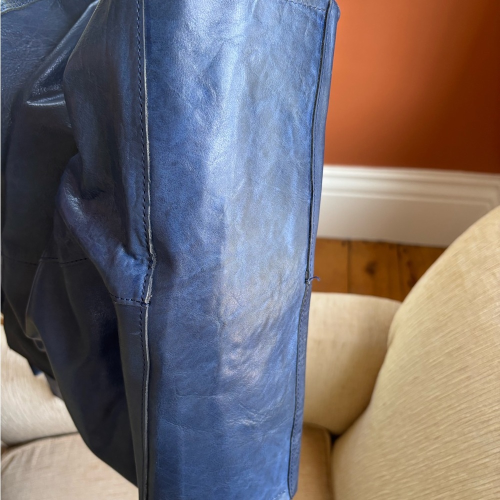 Tano Navy Leather Tote - Picture 5 of 6